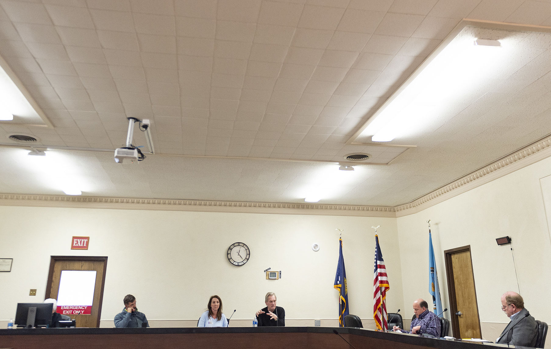 Simpson talks dams with Jerome County Commissioners